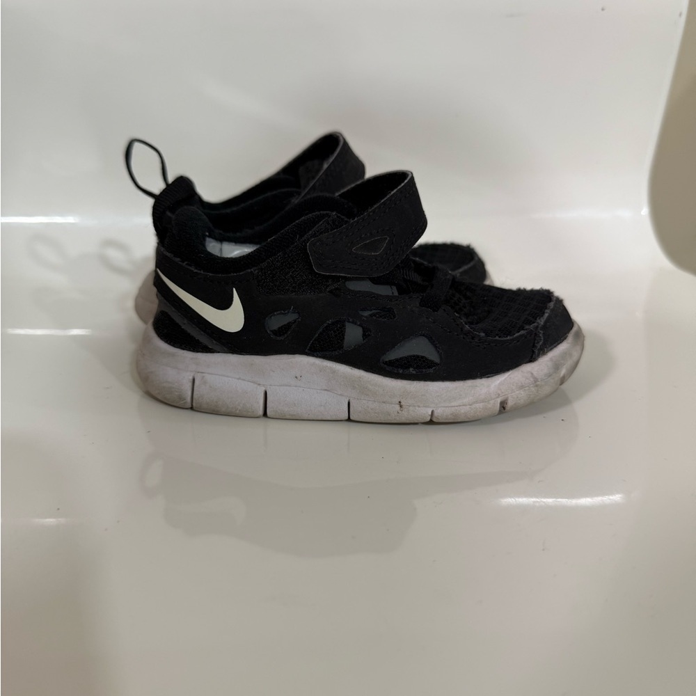 Nike Black Slip-On Sneakers Canvas Rubber Sole - Picture 2 of 6